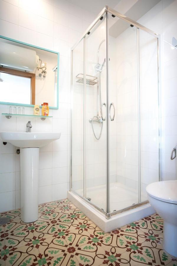 ברבטה Hostal Trafalgar מראה חיצוני תמונה